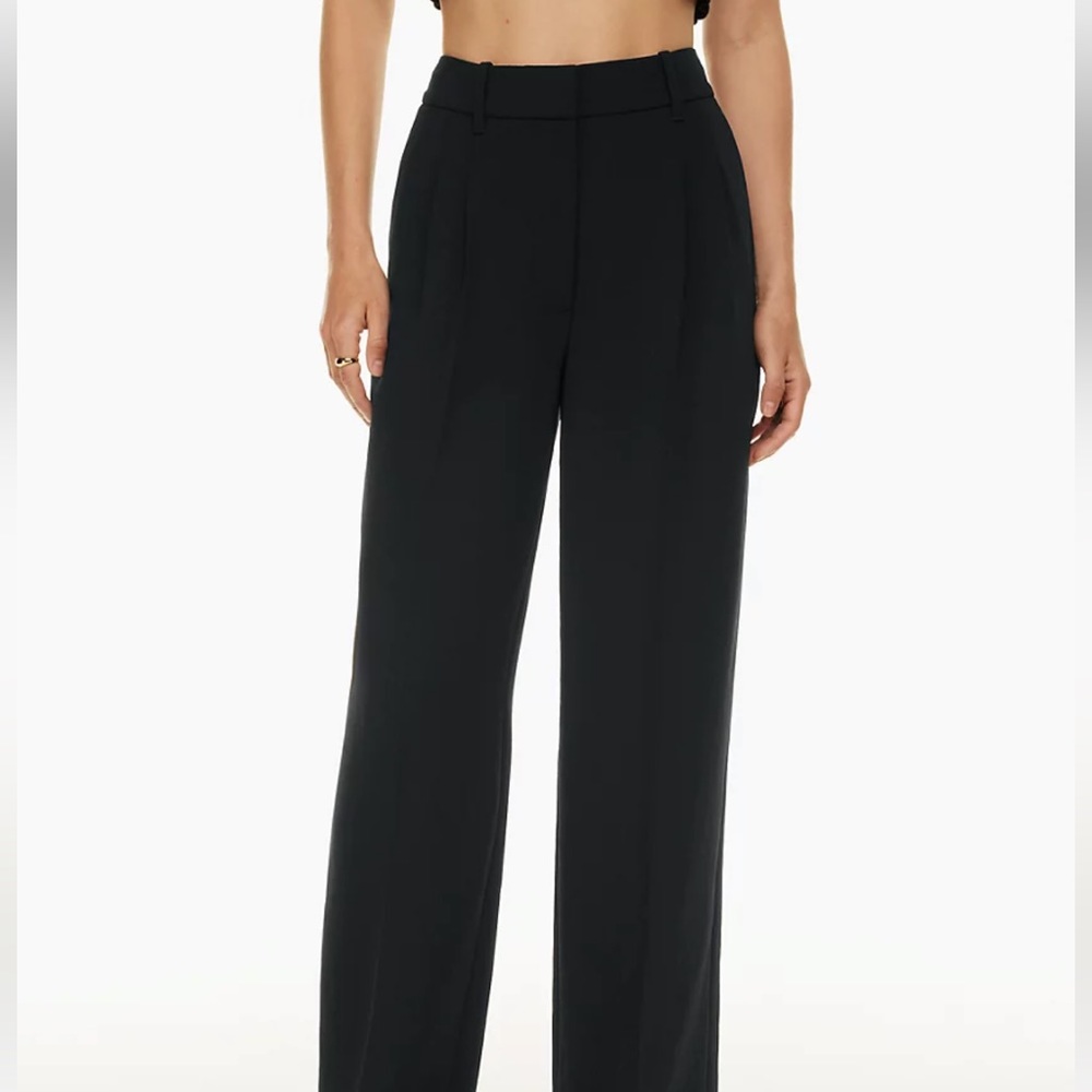 Aritzia Effortless Pant